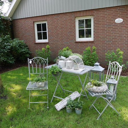 White Cottage Garden Cloppenburg Exterior foto